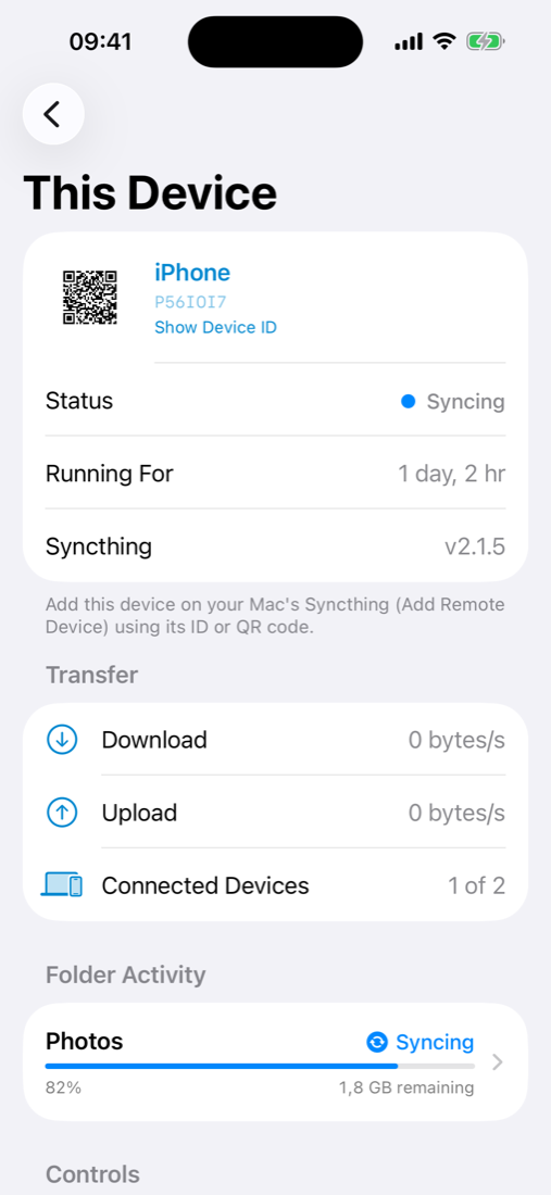 This Device screen showing the device ID QR code, sync status and transfer rates